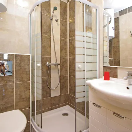 Διαμέρισμα Two-bedroom With Sea View 06 *