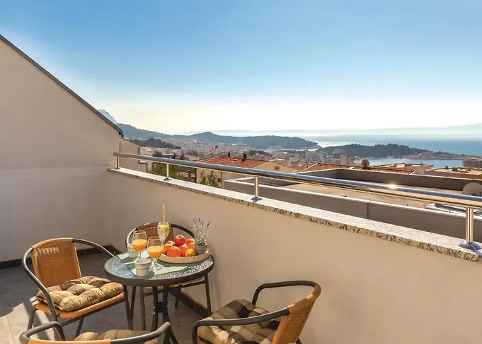 Two-bedroom With Sea View 06 Apartment *